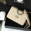 샤넬 AP0957 체인 달린 CHANEL 19 지갑 Beige