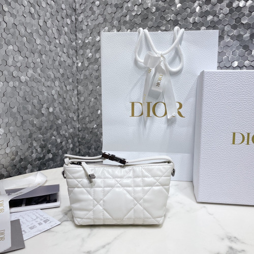 CD 디올 DiorTravel Nomad  디올트래블 노마드 스몰 White
