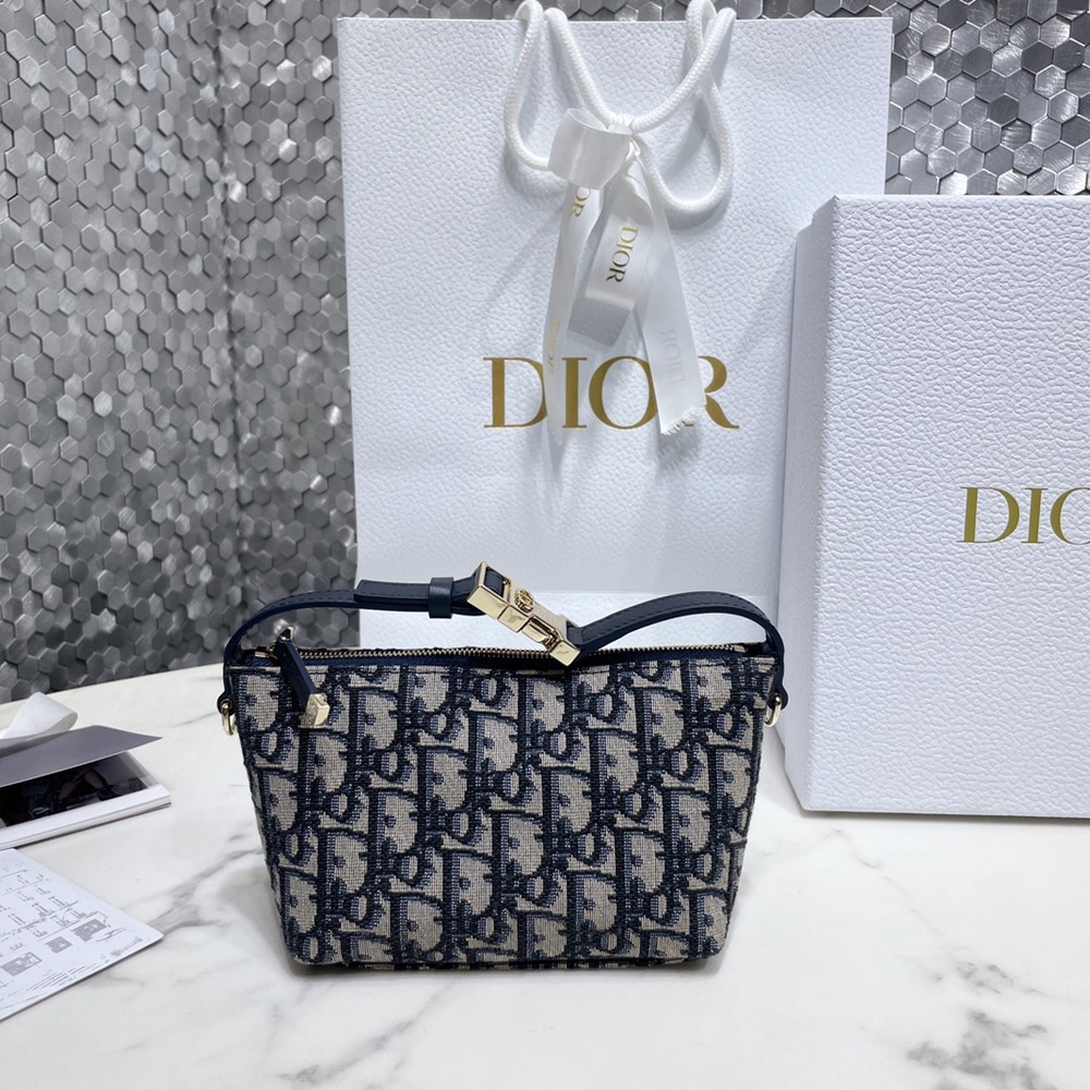 CD 디올 DiorTravel Nomad  디올트래블 노마드 스몰