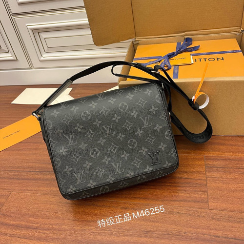 LV 루이비통 M46255 디스트릭트 PM
