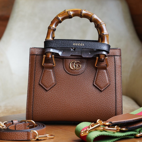 GC 구찌 702732  다이애나 미니 토트백 Cuir leather