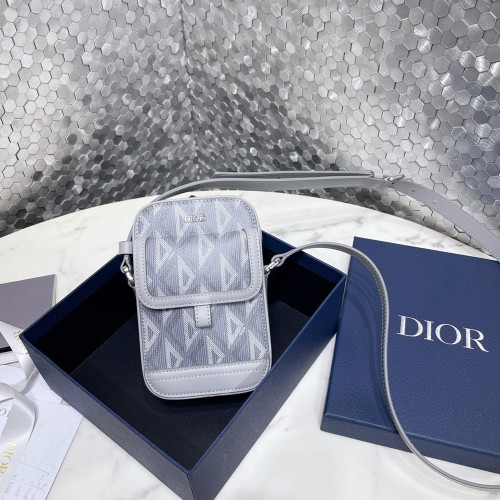 CD 디올 DIOR HIT THE ROAD 버티컬 파우치 Grey