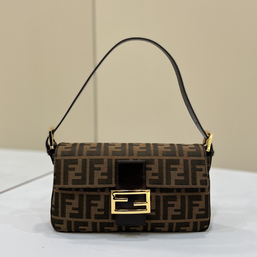 FD 펜디 빈티지 주카 바게트 백 Vintage zucca baguette bag(gold)