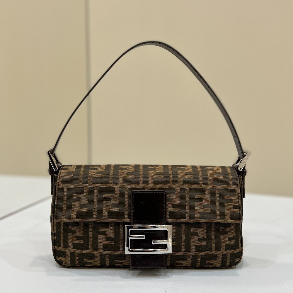FD 펜디 빈티지 주카 바게트 백 Vintage zucca baguette bag(silver)