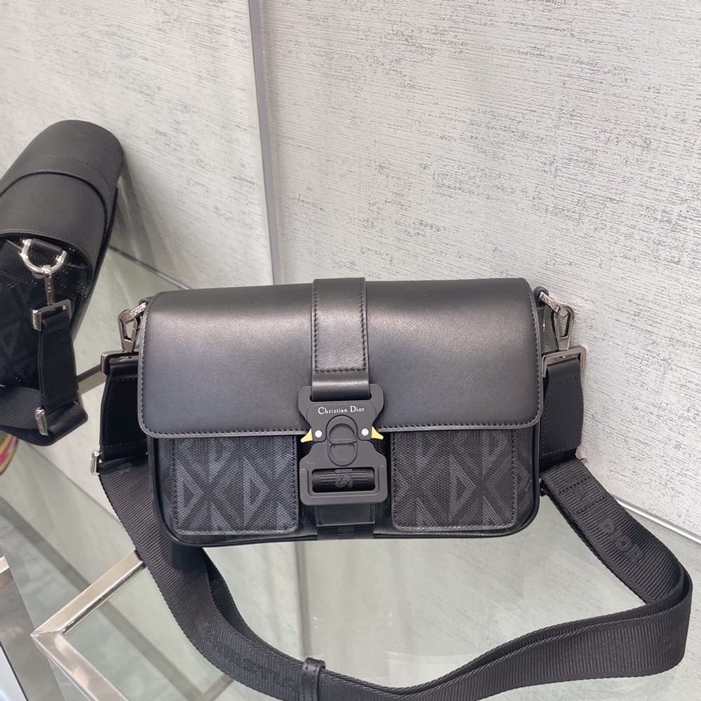 디올 1ESME157CDP DIOR HIT THE ROAD 메신저 백 Navy