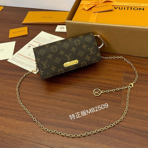 LV 루이비통 M82509 월릿 온 체인 릴리