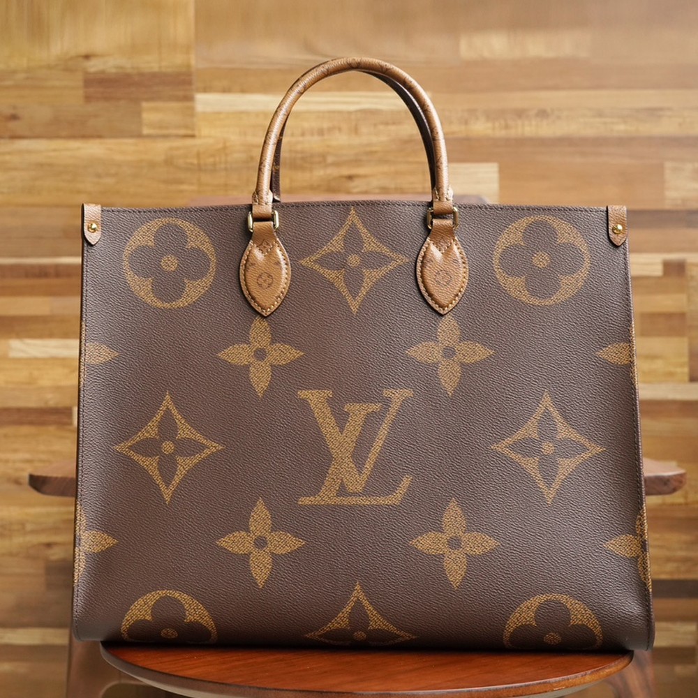 LV 루이비통 M45320 온더고 GM