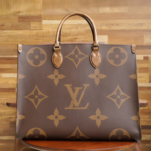 LV 루이비통 M45320 온더고 GM