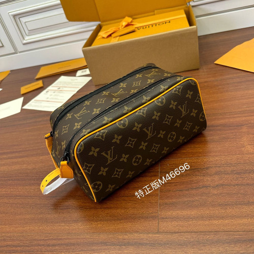 LV 루이비통 M46696 돕 키트