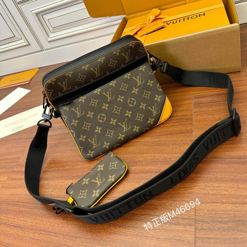 LV 루이비통 M46694 트리오 메신저