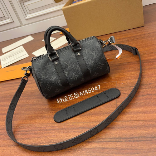 LV 루이비통 M45947 키폴 XS