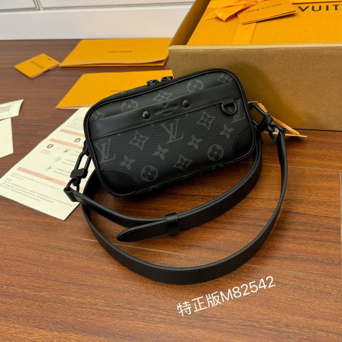 LV 루이비통 M82542 나노 알파