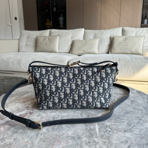CD 디올 DiorTravel Nomad  디올트래블 노마드 미듐