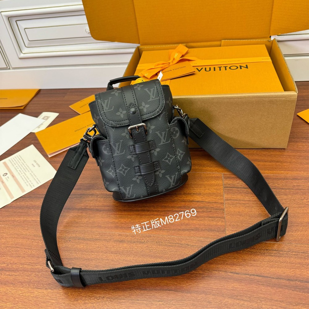 LV 루이비통 M82769 나노 크리스토퍼
