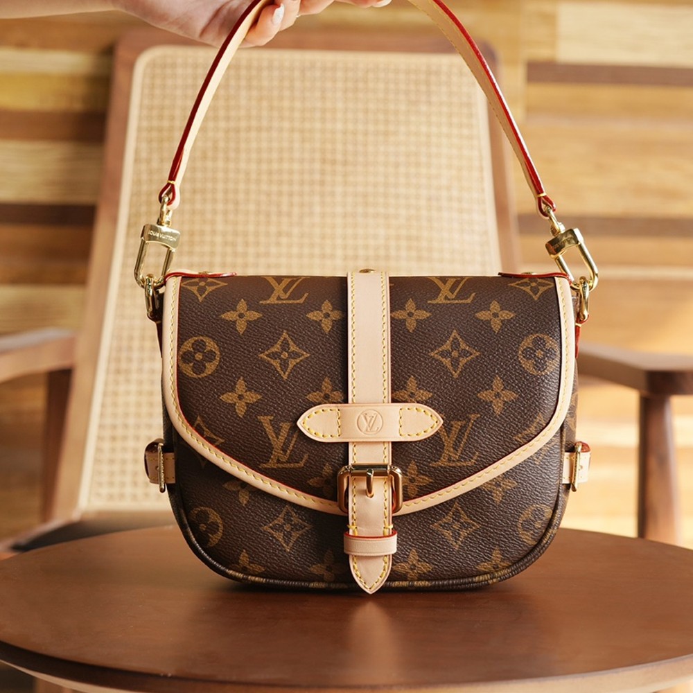LV 루이비통 M46740 소뮈르 BB