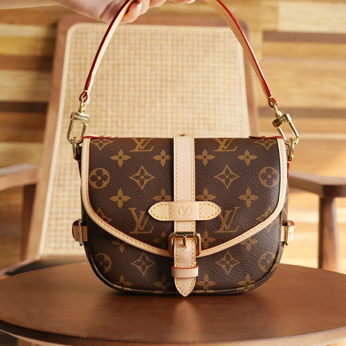 LV 루이비통 M46740 소뮈르 BB