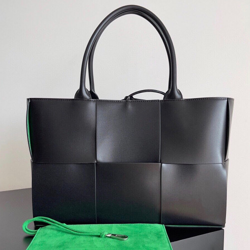 BV 보테가베네타 아르코 토트백 미듐 Black (Green)