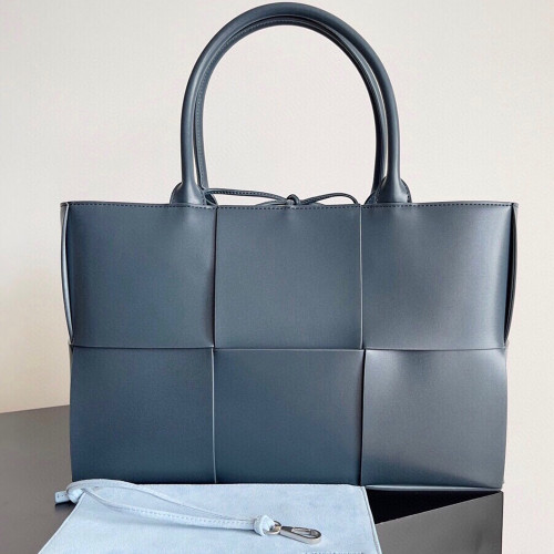 BV 보테가베네타 아르코 토트백 미듐 Navy Grey