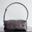 BV 보테가베네타 브릭 스티치 스몰 카세트백 Dark Brown