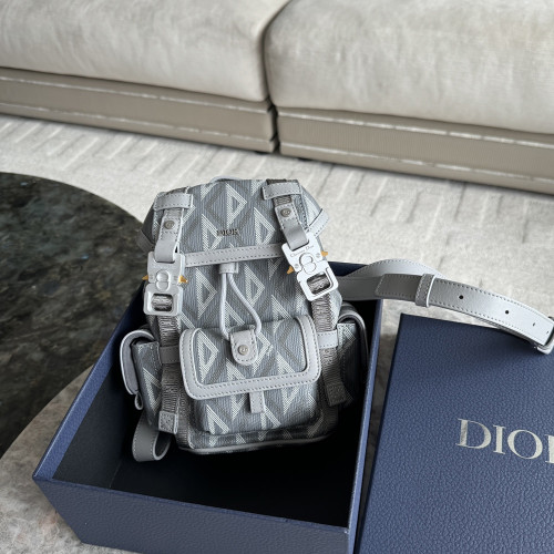 CD 2HTWS018 Dior Hit the Road 히트 더 로드 미니 백팩 Grey