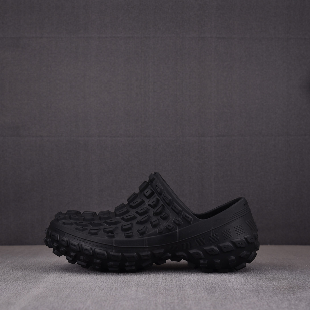 BLCG Bouncer Clog Black (no name)