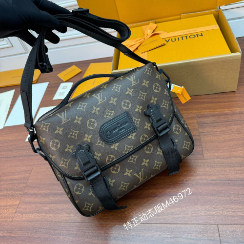 LV 루이비통 M46972 LV 트레일 메신저