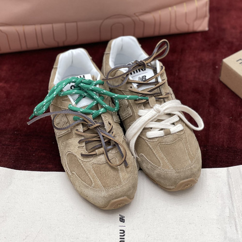 NB X MIUMIU 뉴발란스 X 미우미우 스웨이드 및 메쉬 스니커즈 여성용 에크루 (WZ)