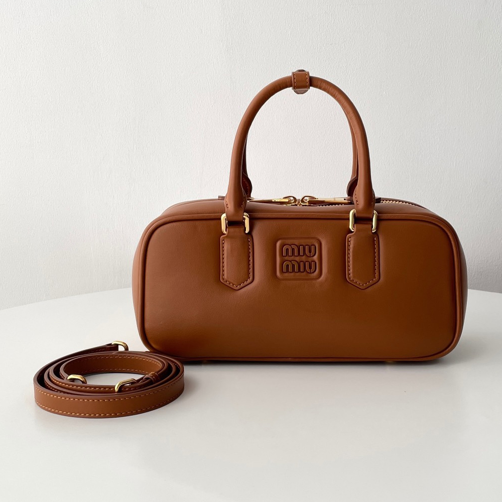 MIUMIU 미우미우 5BB148 아르카디 가죽 백 라지 코냑
