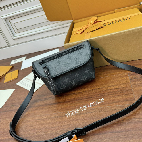 LV 루이비통 M12806 펄스 웨어러블 월릿