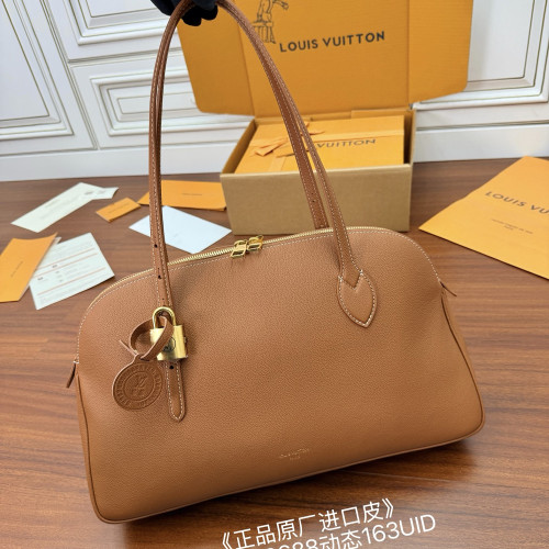 LV 루이비통 M26688 로우 키 더플 토트