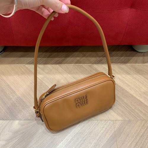 MIUMIU 미우미우 5NE024 가죽파우치 코냑